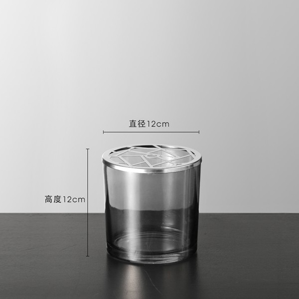 Transparent fixed glass vase with lid