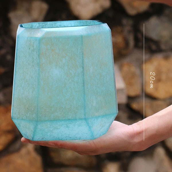 Old geometric natural wind glass vase